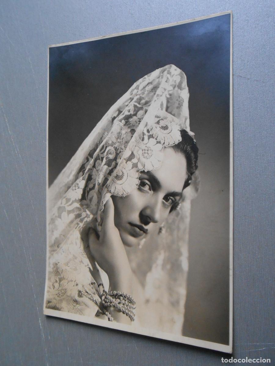 Fotos de Cantantes: FOTO de - DESCONOCIDA para m&iacute; (5) - de 11 x 17 cms.