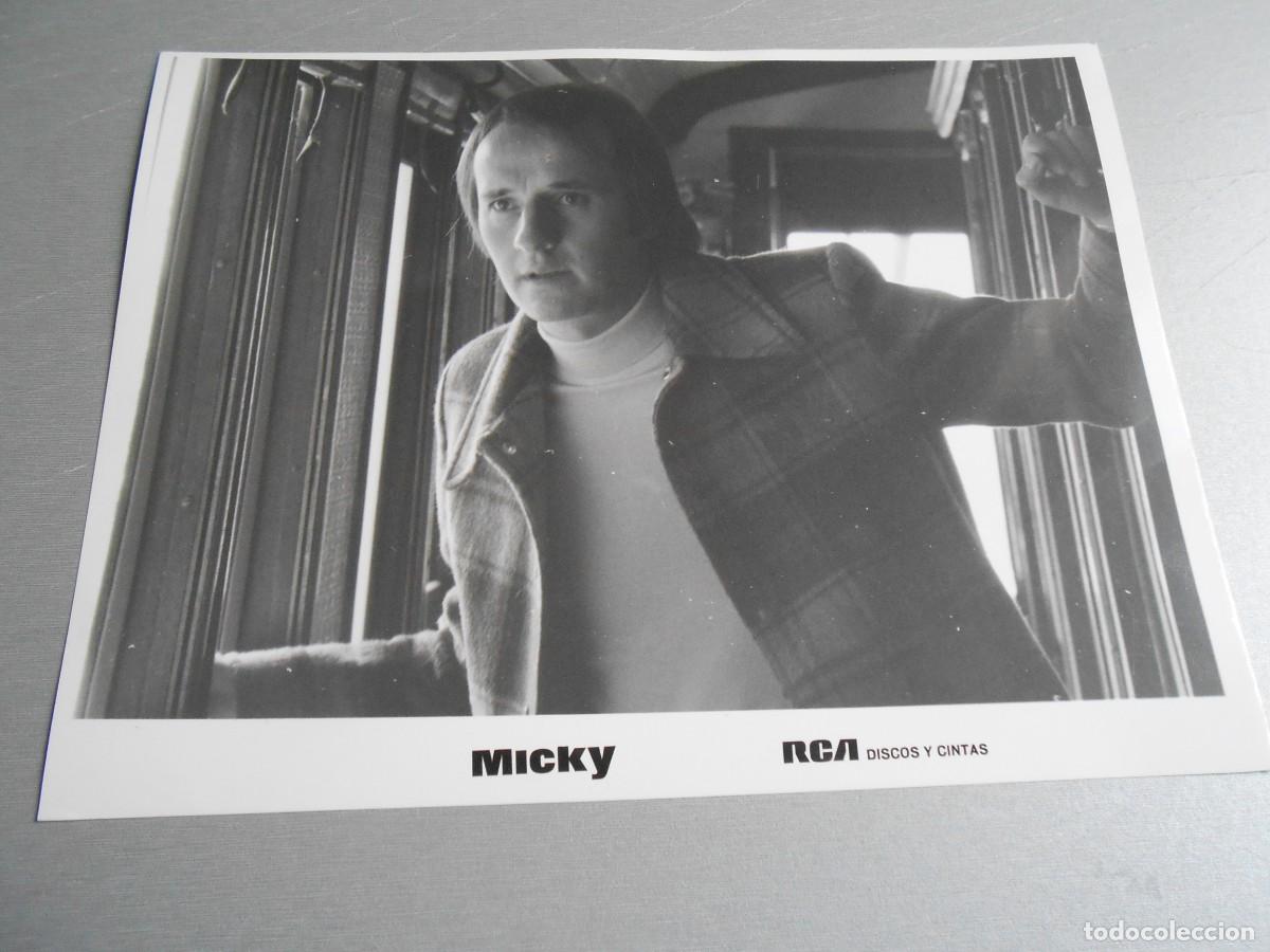 Fotos von Musikern: FOTO de - MICKY - de 24 x 18 cms.