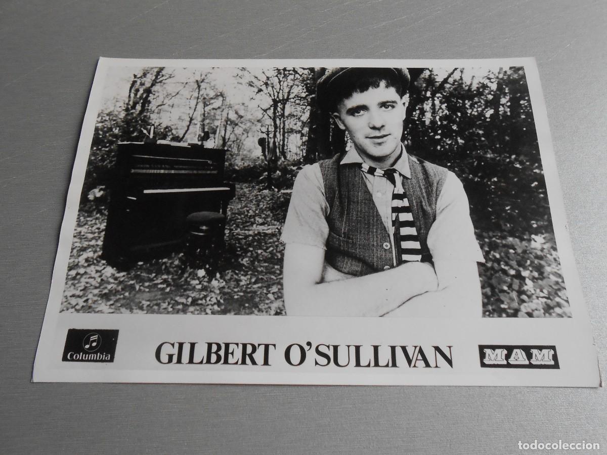 Fotos de Cantantes: FOTO de - GILBERT O&acute;SULLIVAN - de 17,5 x 12,5 cms.