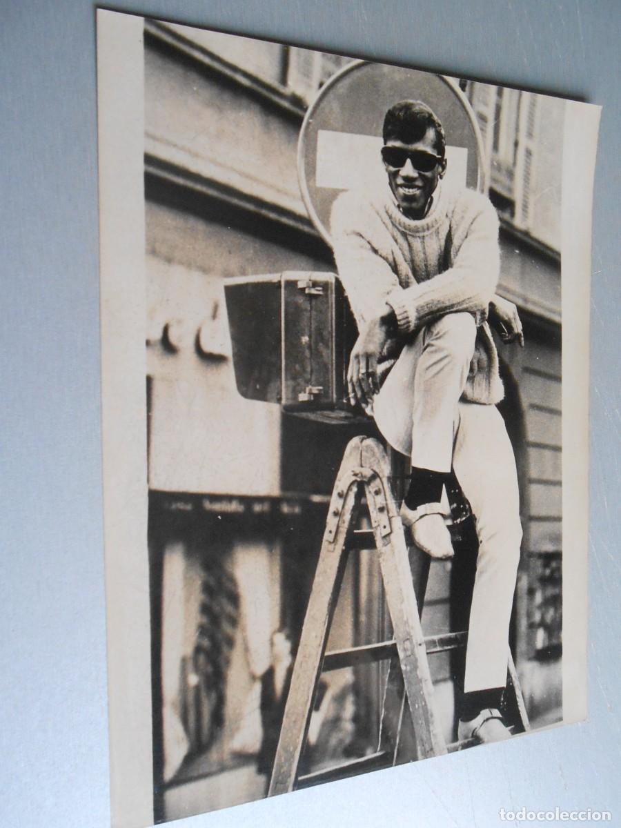 Foto di Cantanti: FOTO de - ROCKY ROBERTS - de 18 x 24 cms.
