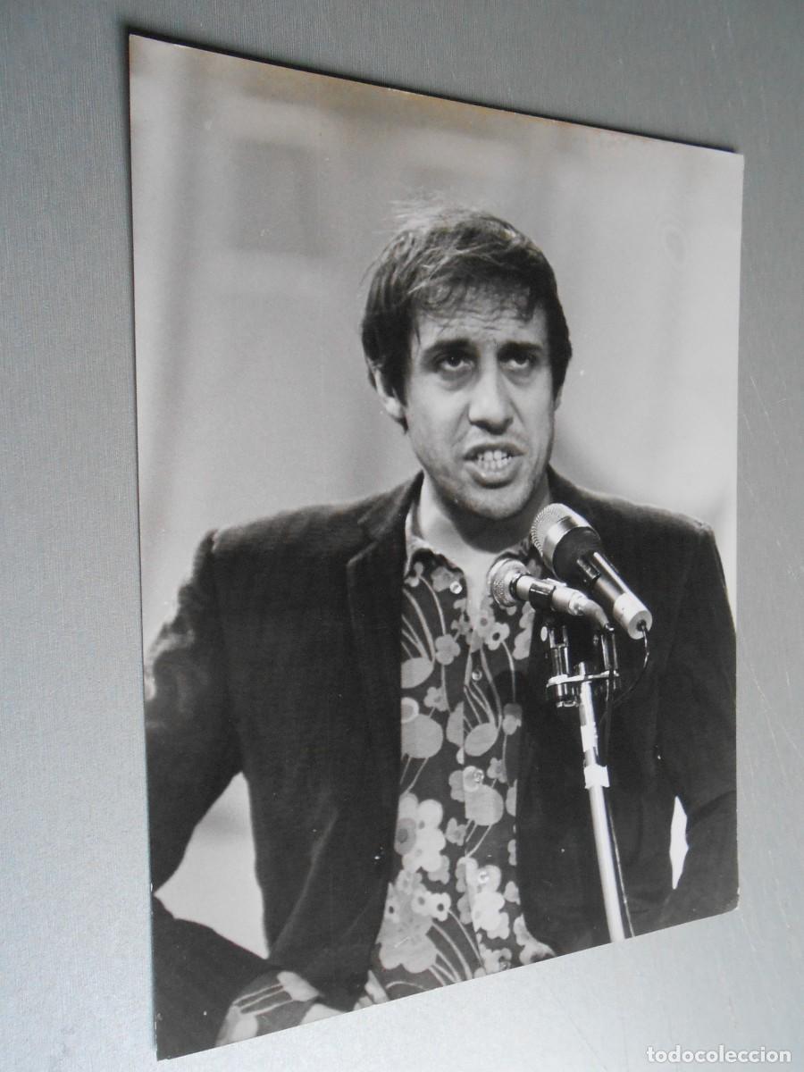 Fotos de Cantantes: FOTO de - ADRIANO CELENTANO - de 18 x 24 cms.