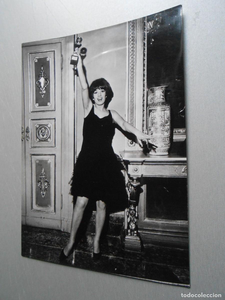 Fotos de Cantantes: FOTO de - IVA ZANICCHI - de 18 x 24 cms.