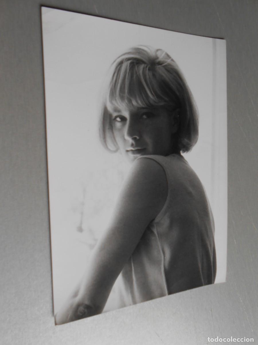 Fotos de Cantantes: FOTO de - SYLVIE VARTAN - de 13 x 18 cms.