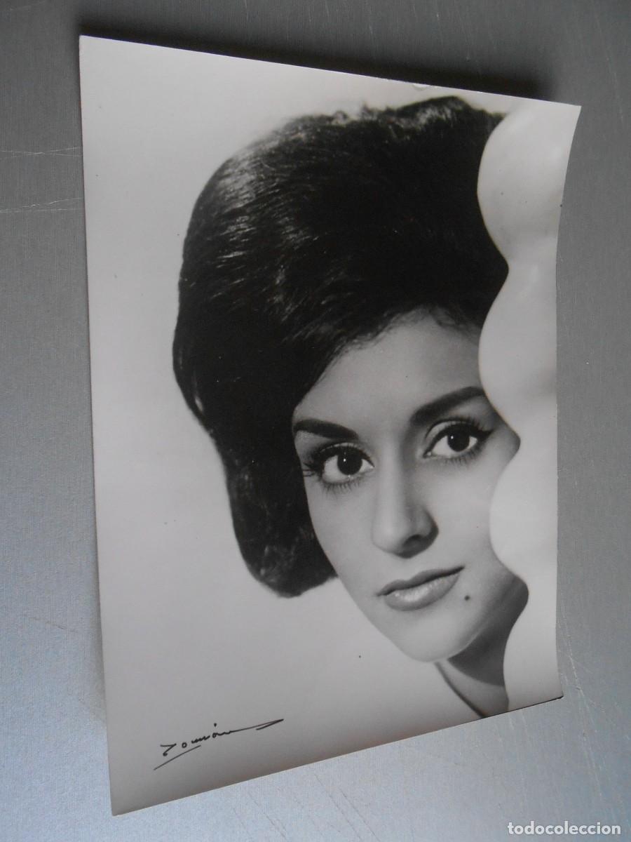 Fotos de Cantores: FOTO de - MARIA DOLORES - de 18 x 24 cms.