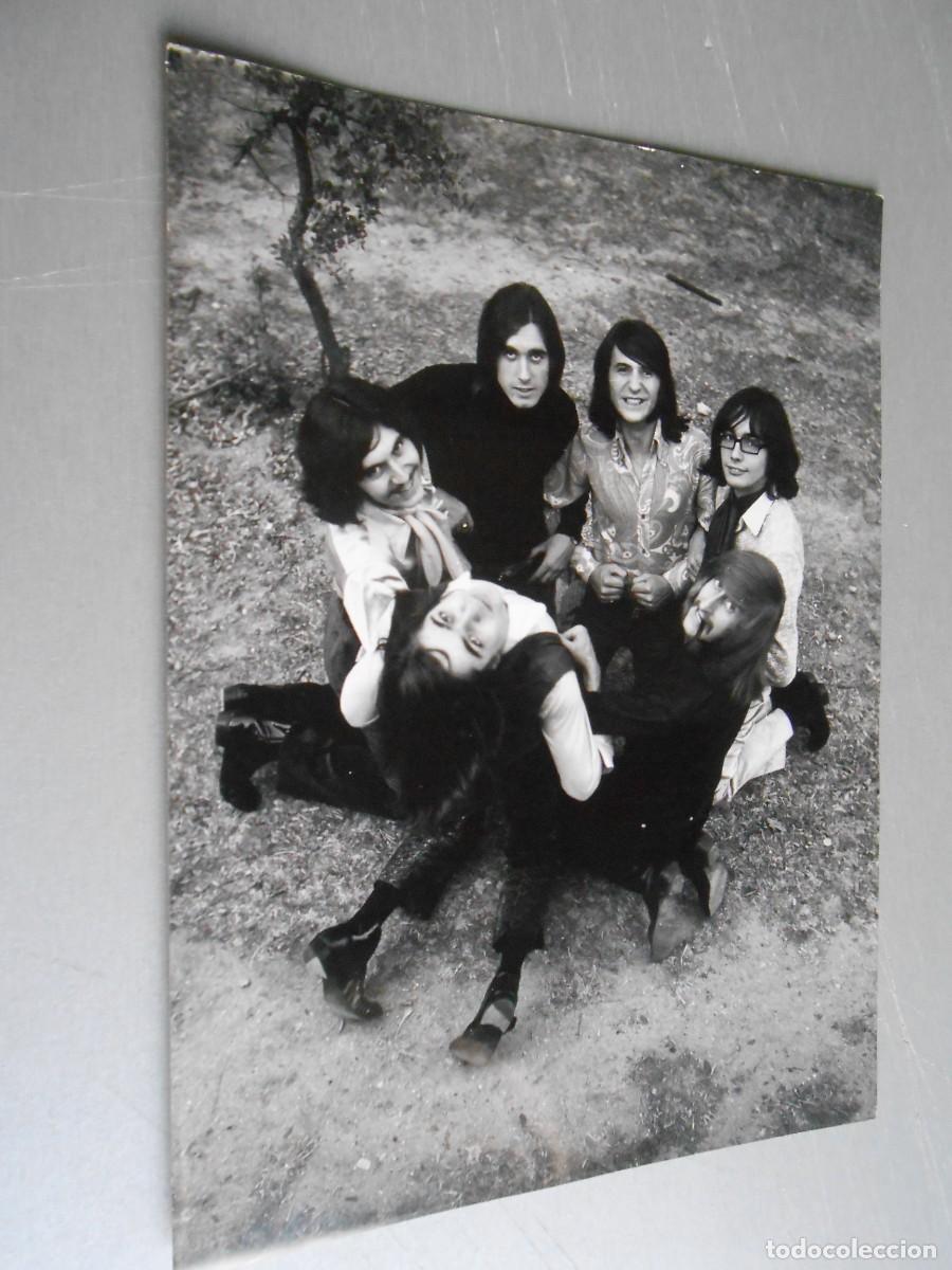 Fotos de Cantantes: FOTO de - NUCLEOS - de 18 x 24 cms.