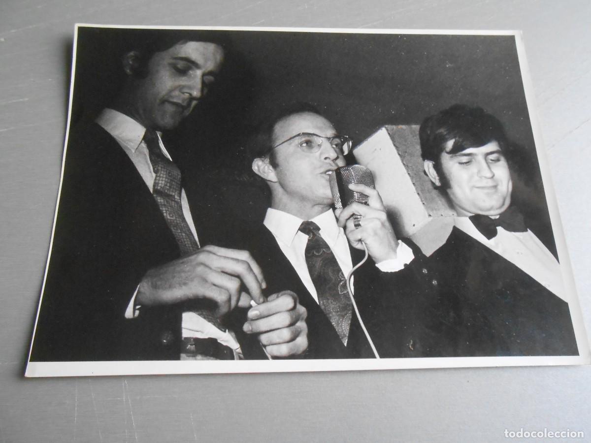 Fotos de Cantantes: FOTO de - Los LENTOS (en San Carlos Club) - de 24 x 18 cms.