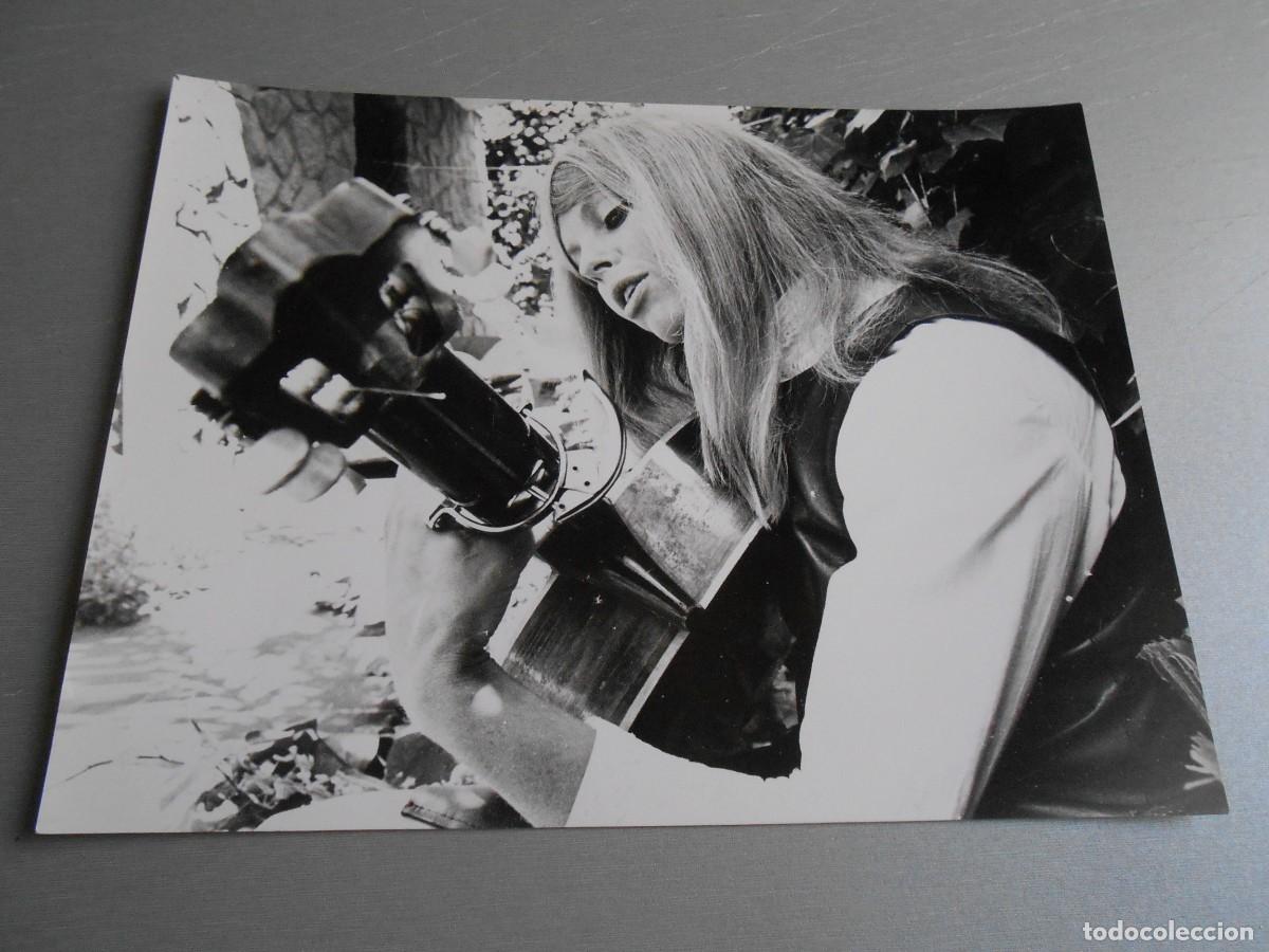 Photos of Singers: FOTO de - VALERIE - 24 x 18 cms.