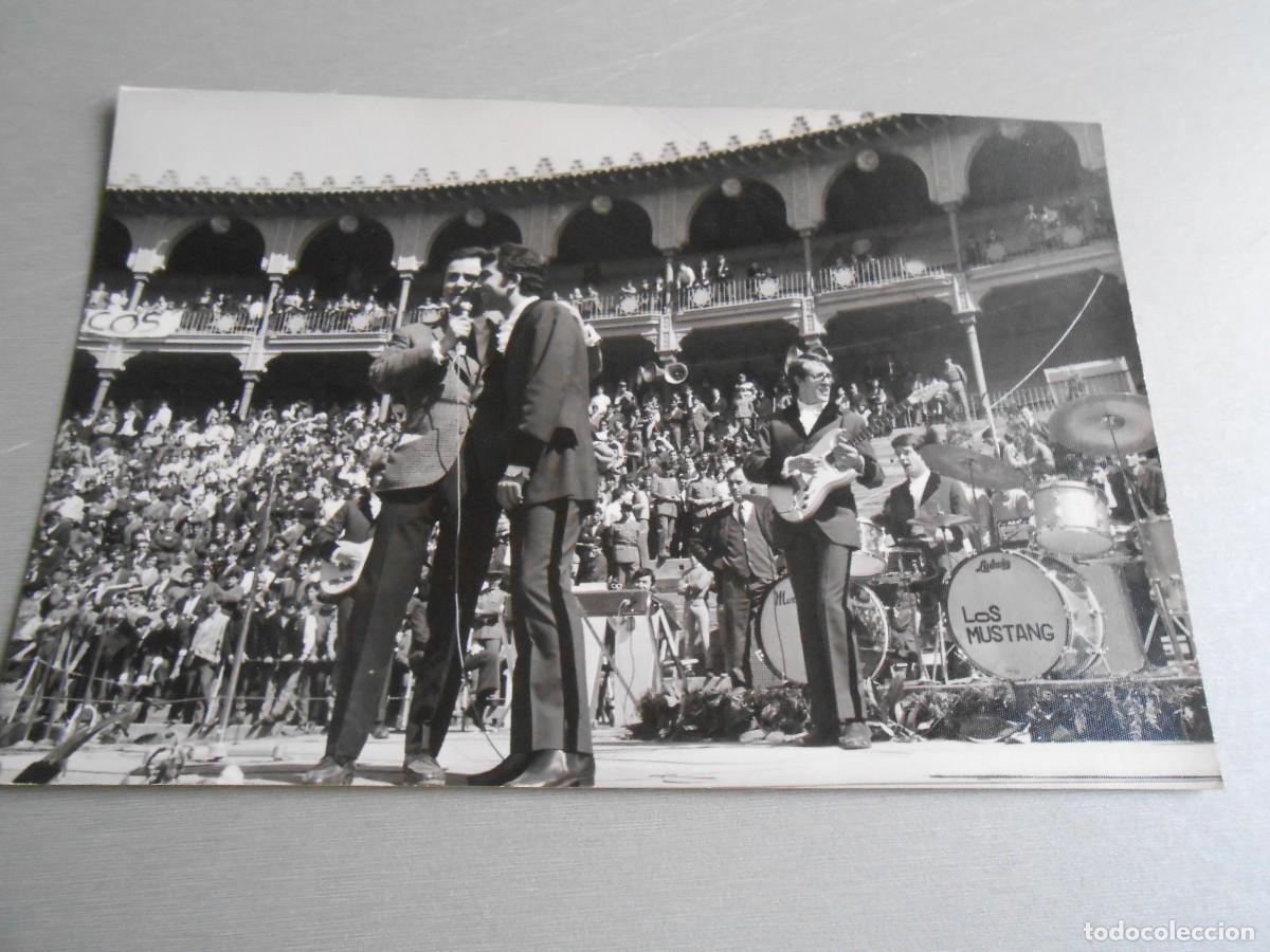 Photos of Singers: FOTO de - LOS SIREX - 18 x 12 cms.