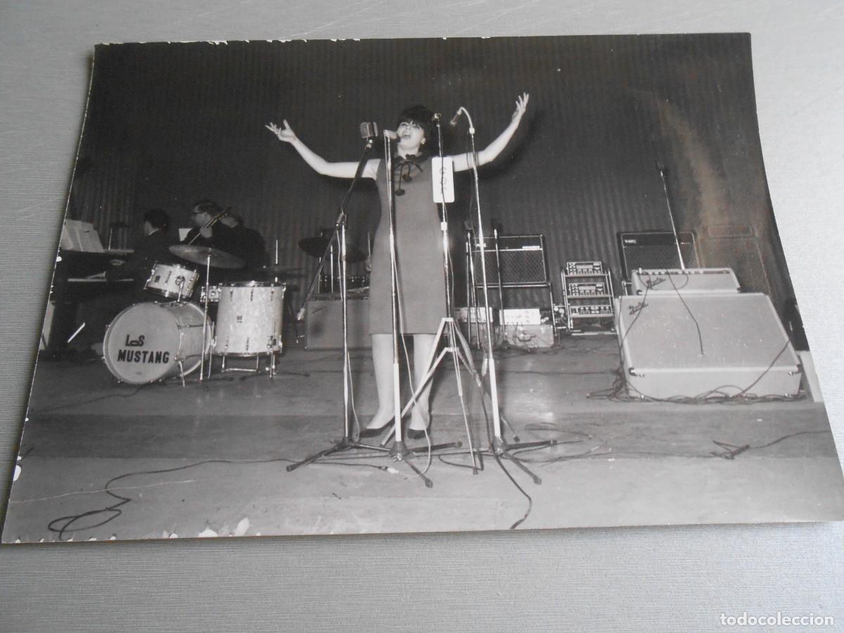 Fotos de Cantantes: FOTO de - GELU - 18 x 13 cms.