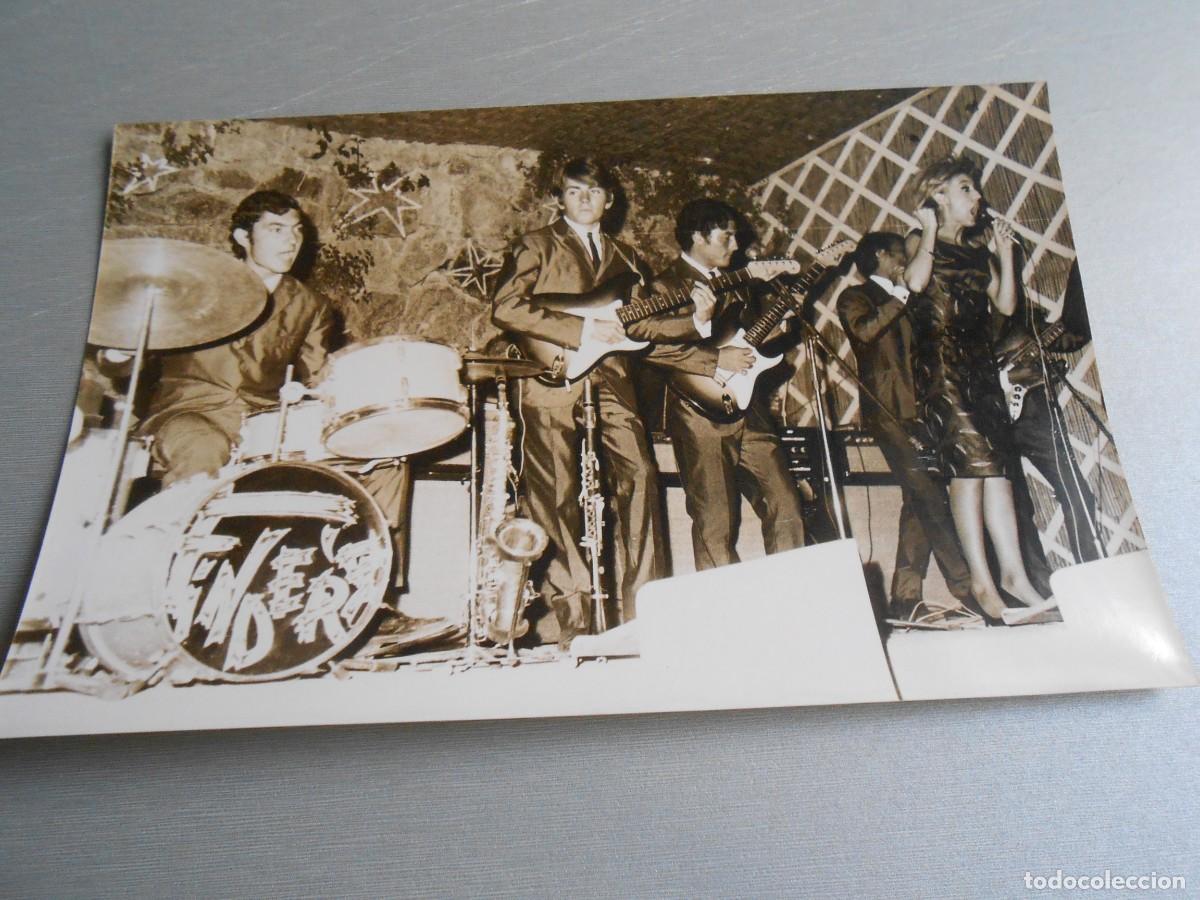 Fotos de Cantantes: FOTO de - LOS FINDER&acute;S Y JEZABEL - 18 x 12 cms.