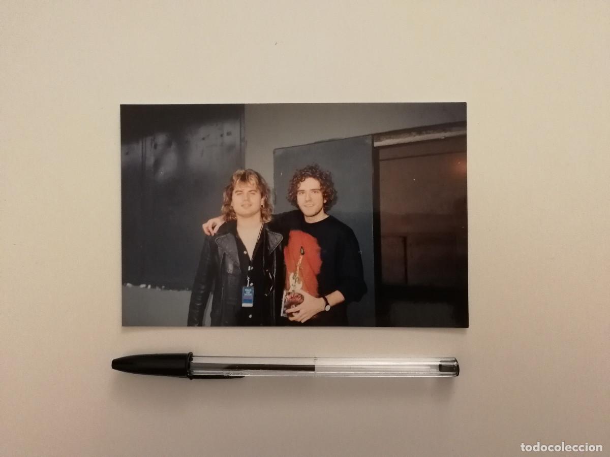 Fotos de Cantantes: ANTIGUA FOTO A&Ntilde;O 1997 -10*15- PAUL LAINE DANGER DANGER & FAN - BARCELONA GIRA - AOR - HEAVY METAL