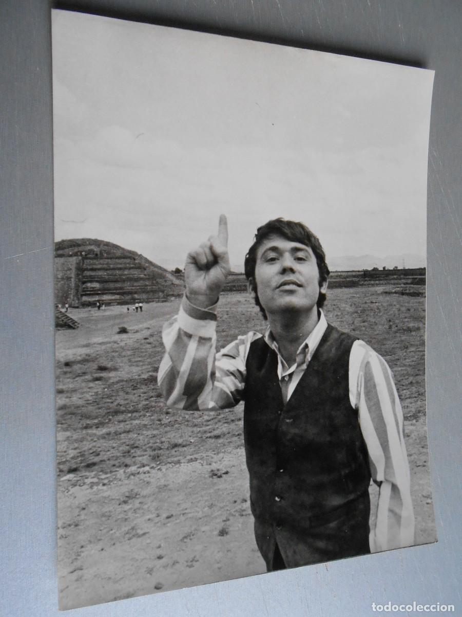 Fotos de Cantantes: FOTO de - RAPHAEL - de 18 x 24 cms.