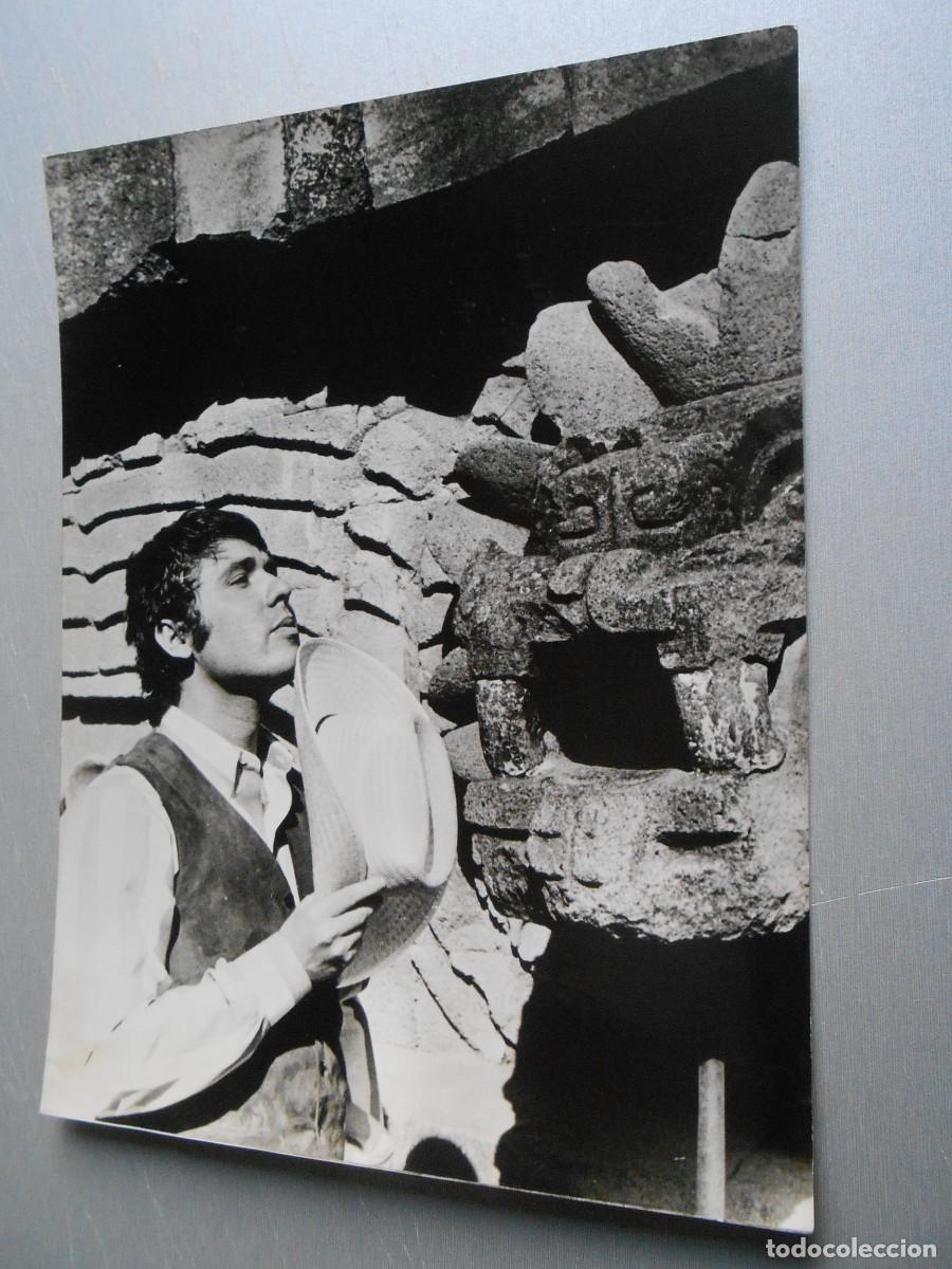 Fotos de Cantantes: FOTO de - RAPHAEL - de 18 x 24 cms.