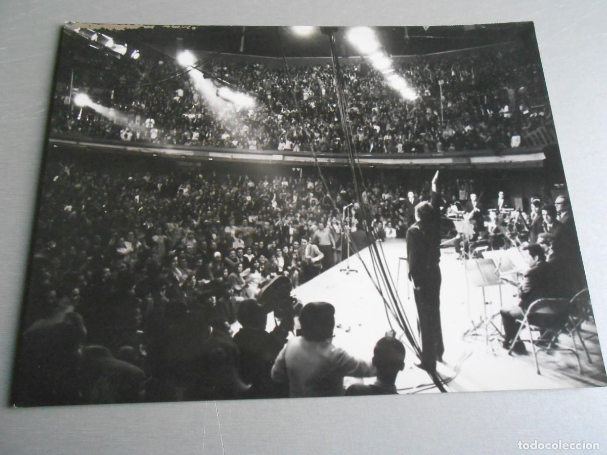 Fotos de Cantantes: FOTO de - RAPHAEL - de 24 x 18 cms.
