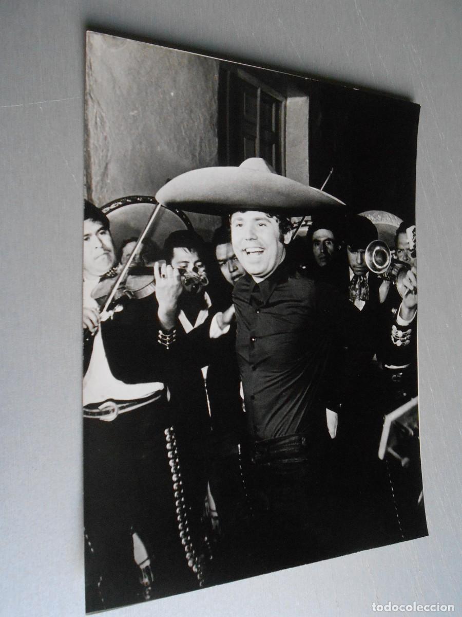 Fotos de Cantantes: FOTO de - RAPHAEL - de 18 x 24 cms.