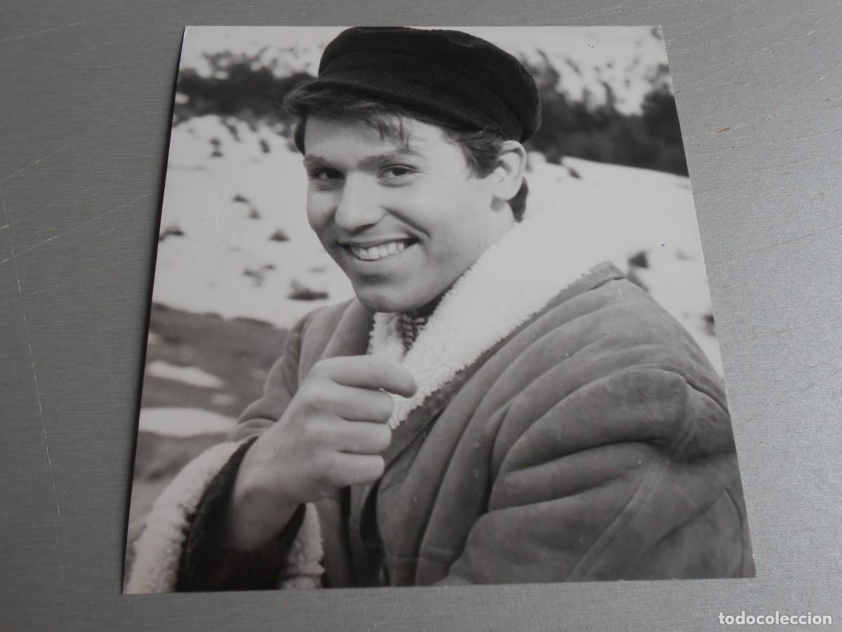 Fotos de Cantantes: FOTO de - RAPHAEL - de 13 x 14 cms.