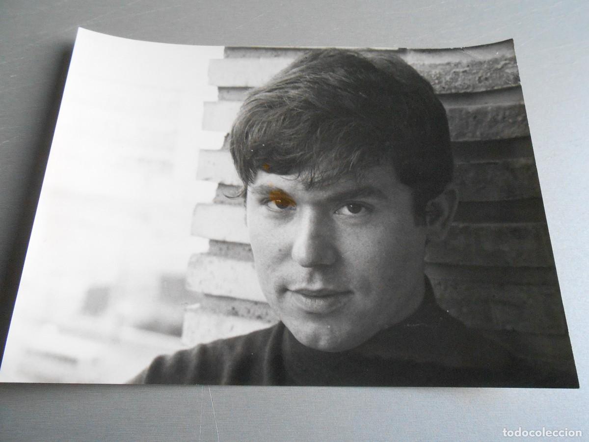 Fotos de Cantantes: FOTO de - RAPHAEL - de 24 x 18 cms.