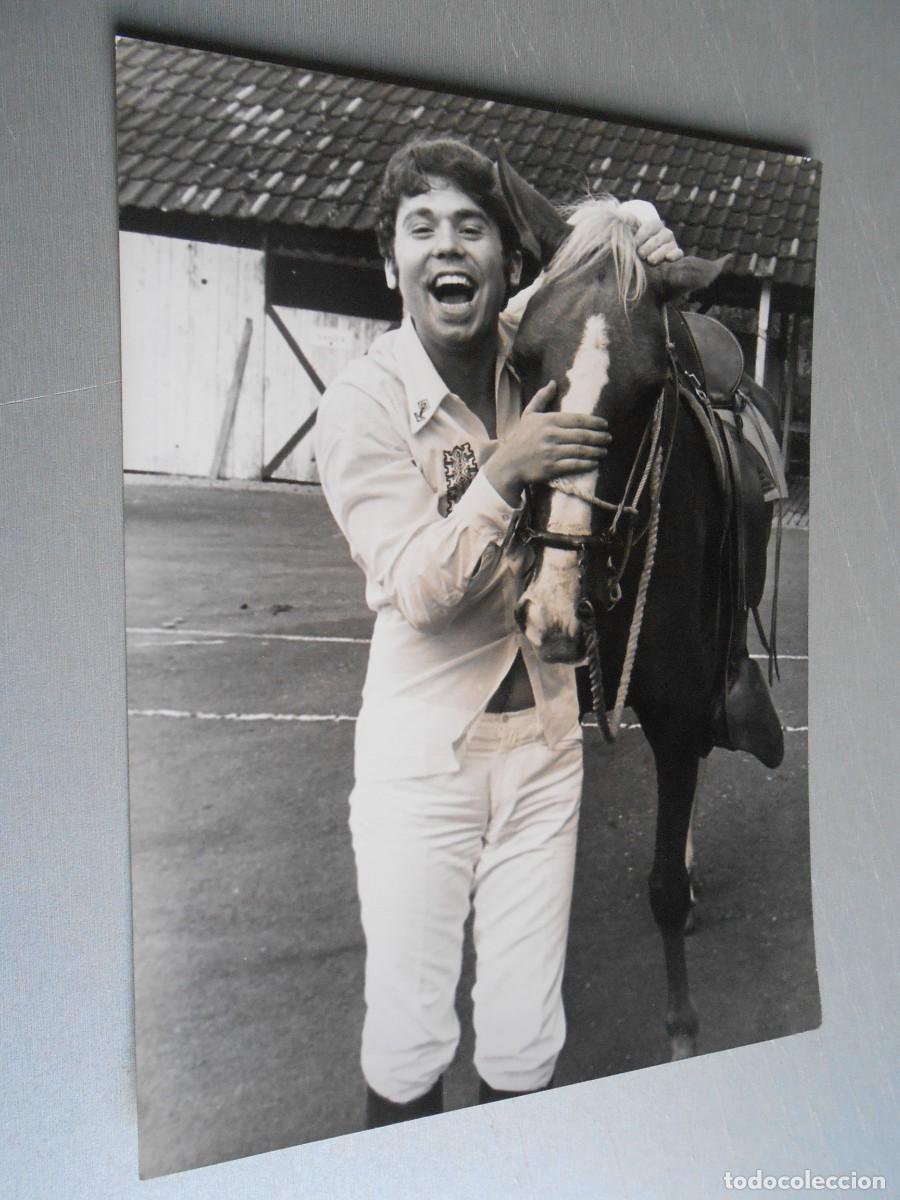 Fotos de Cantantes: FOTO de - RAPHAEL - de 18 x 24 cms.