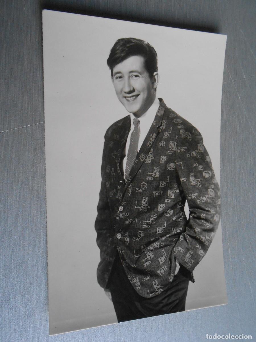 Fotos de Cantantes: FOTO de - LUIS AGUIL&Eacute; - de 9 x 14 cms.