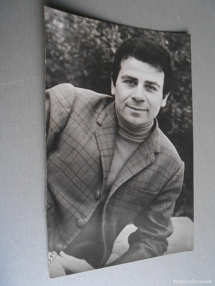 Fotos de Cantantes: FOTO de - LUIS LUCENA - de 11,5 x 18 cms.