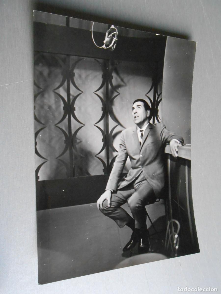 Fotos de Cantantes: FOTO de - LUIS MARIANO - de 13 x 18 cms.