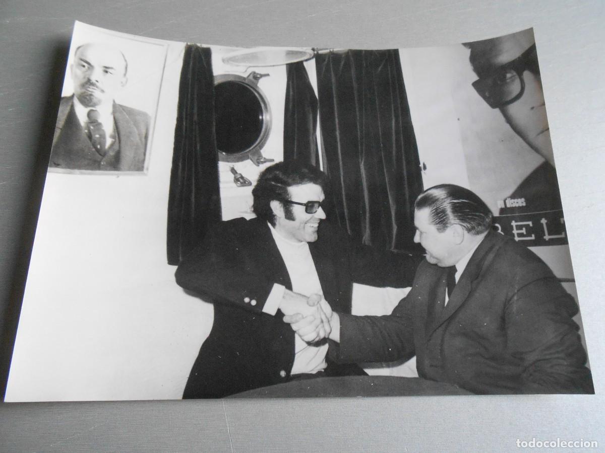 Photos de Chanteurs et Chanteuses: FOTO de - MICHEL - de 24 x 18 cms.