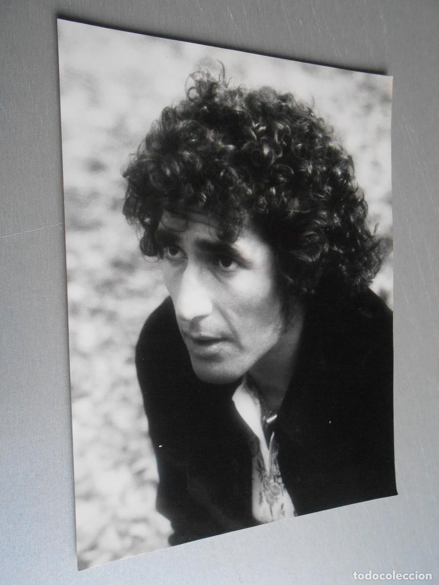 Fotos de Cantantes: FOTO de - MIGUEL RIOS - de 18 x 24 cms.