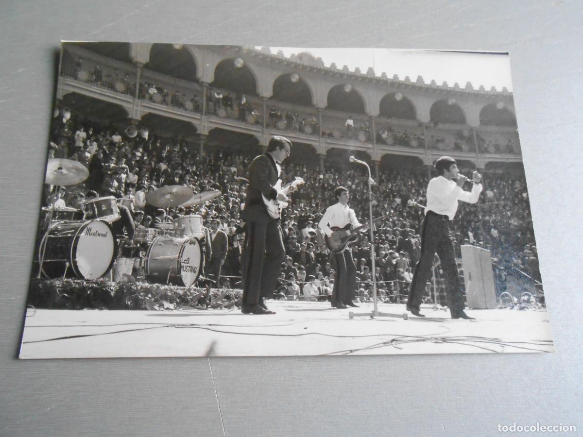 Fotos de Cantantes: FOTO de - LOS SIREX - de 18 x 12 cms.