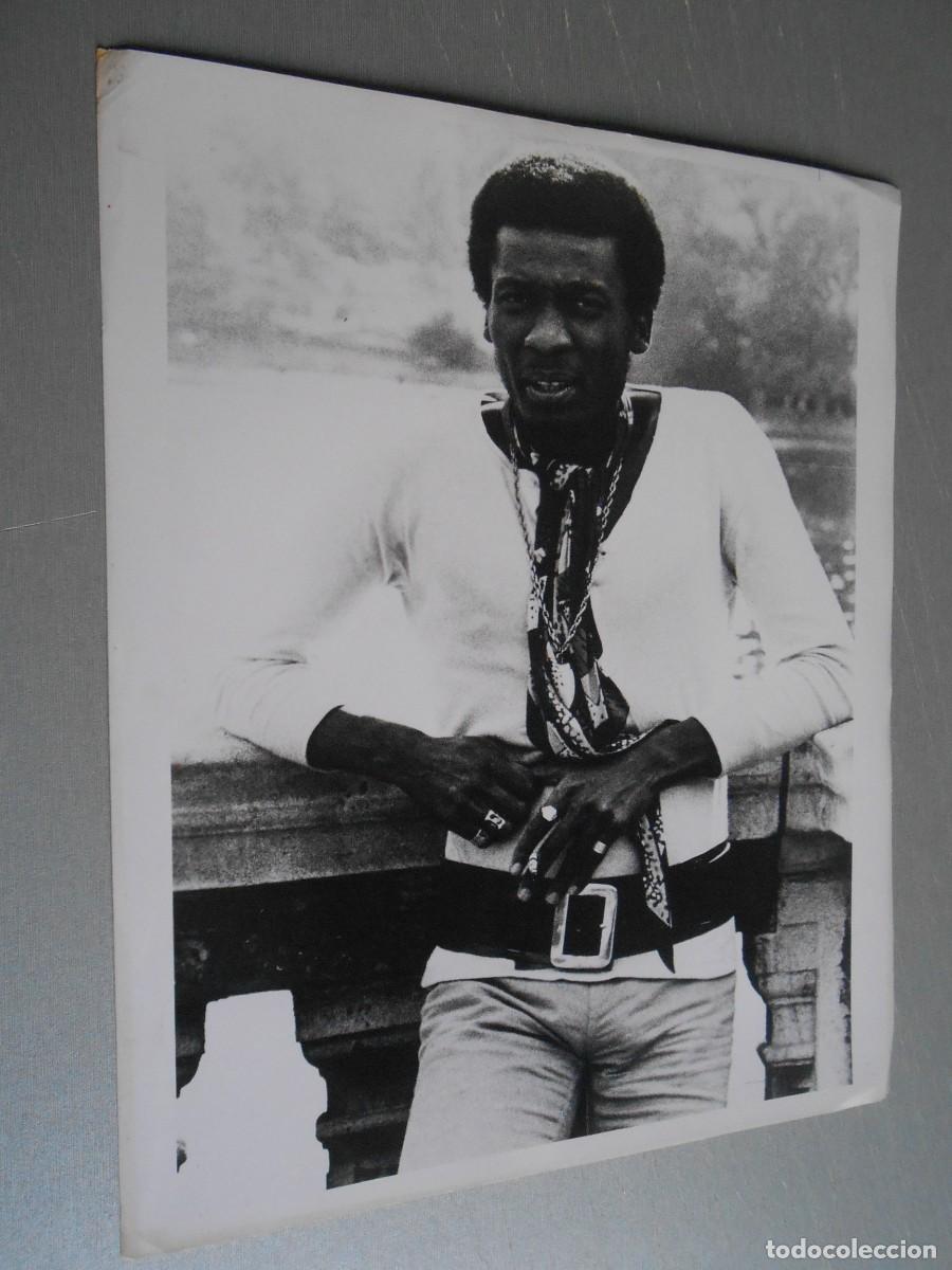 Fotos de Cantantes: FOTO de - JIMMY CLIFF - de 20,5 x 25 cms.