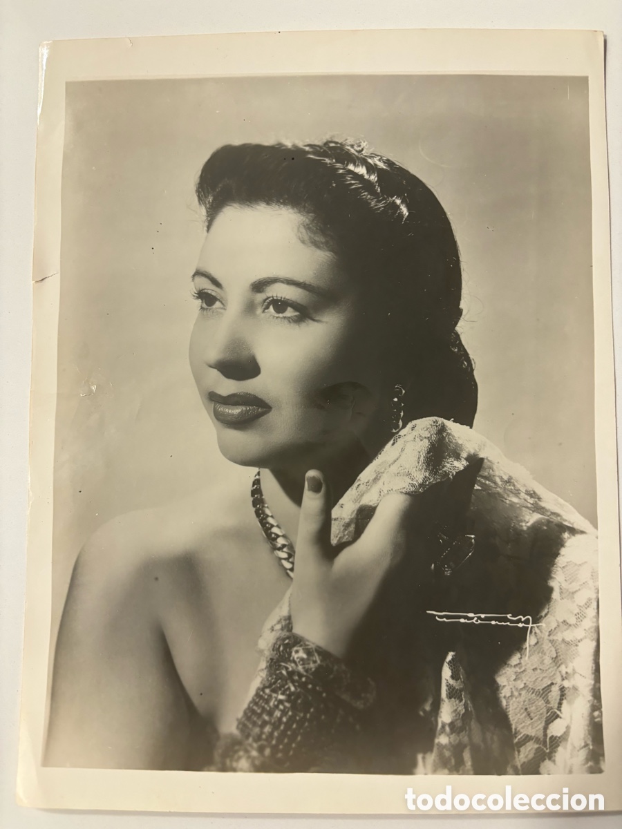 Fotos de Cantantes: Foto original de la cantante Carmen Morell Narcy studios La Habana Cuba L