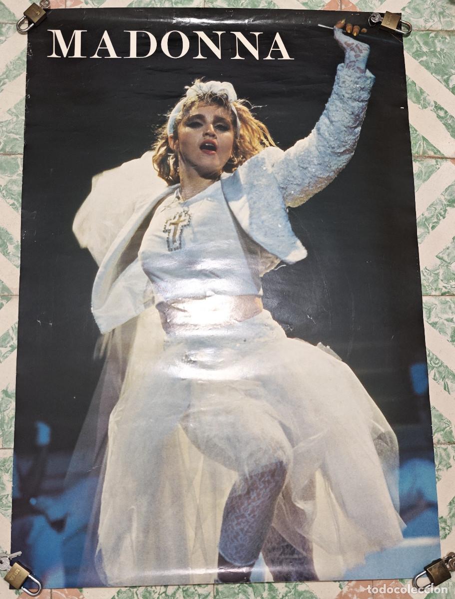 Fotos de Cantantes: POSTER MADONNA CANTANDO LIKE A VIRGIN (A&ntilde;os 80) 98 x 67,5 cm.