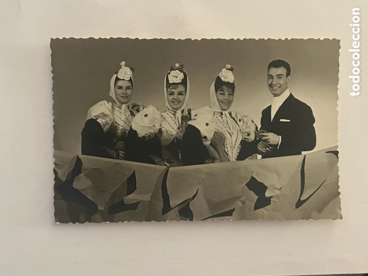 Fotos de Cantantes: ALEJANDRO VARGAS y su Ballet.. la nueva voz de la Canci&oacute;n Espa&ntilde;ola&hellip; (h.1960?) Med&iacute;das: 14 x 9