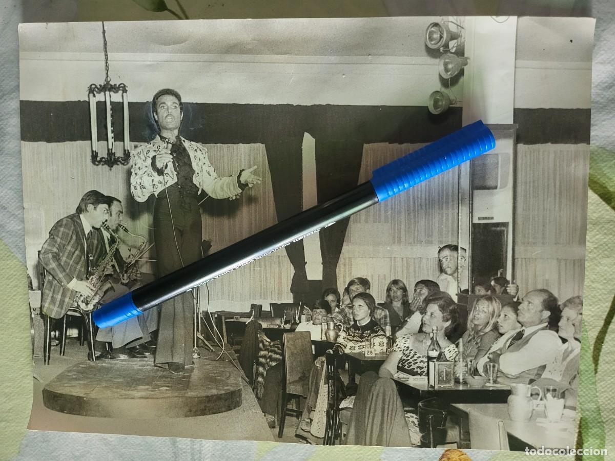 Photos de Chanteurs et Chanteuses: Pedrito Rico fotograf&iacute;a de archivo de revista 18 X 24 ctms....