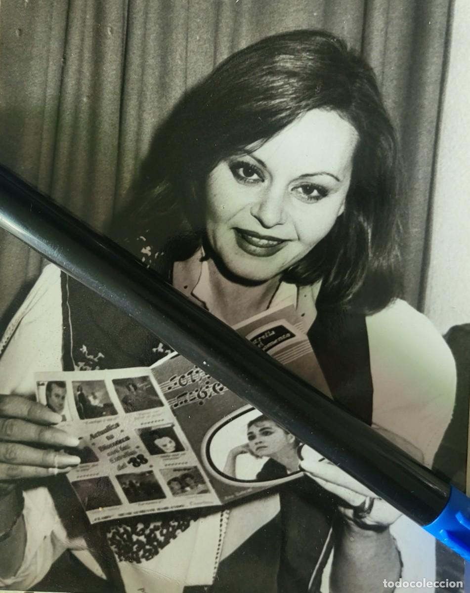 Photos de Chanteurs et Chanteuses: Rocio Durcal fotograf&iacute;a de archivo de revista 10 X 13 ctms....
