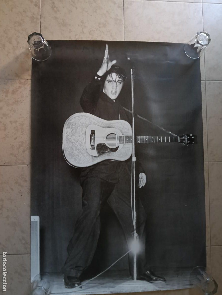 Fotos de cantantes: ELVIS PRESLEY Singular Poster 1,0*0,68 como NUEVO.Ver titulos y dem&aacute;s informaci&oacute;n en fotos.Pedido m&iacute;