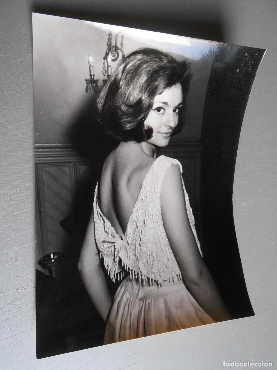 Fotos de Cantantes: FOTO de - MARIA DOLORES - de 18 x 24 cms.