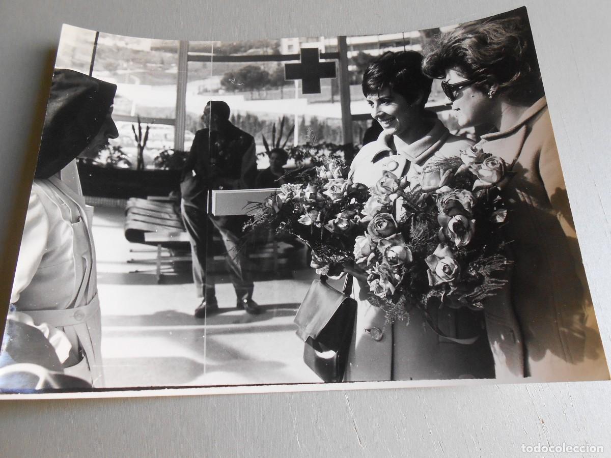 Fotos de Cantantes: FOTO de - CONCHITA VELASCO y CONCHITA BAUTISTA - de 24 x 18 cms.