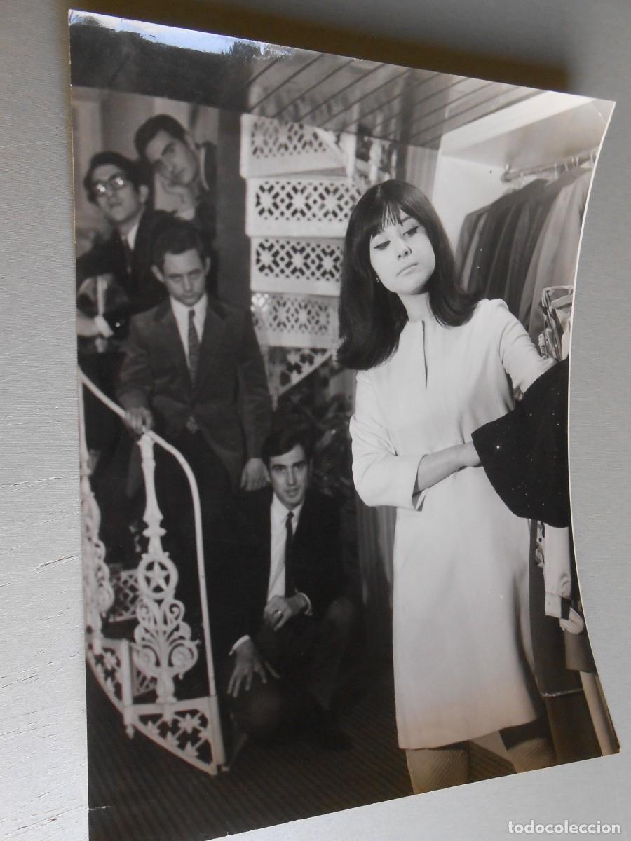 Fotos de Cantantes: FOTO de - CRISTINA y LOS STOP - de 18 x 24 cms.