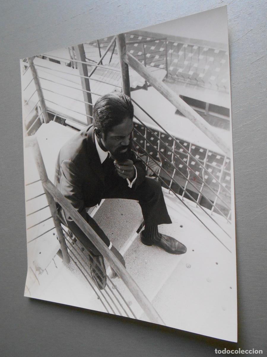 Fotos de Cantantes: FOTO de - LOU BENNETT - de 18 x 24 cms.
