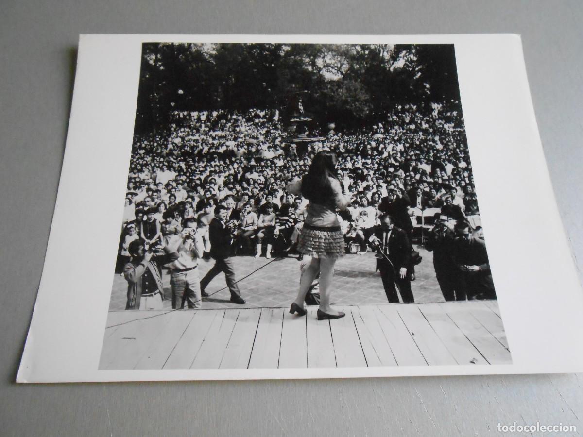 Foto di Cantanti: FOTO de - MASSIEL - de 24 x 18 cms.