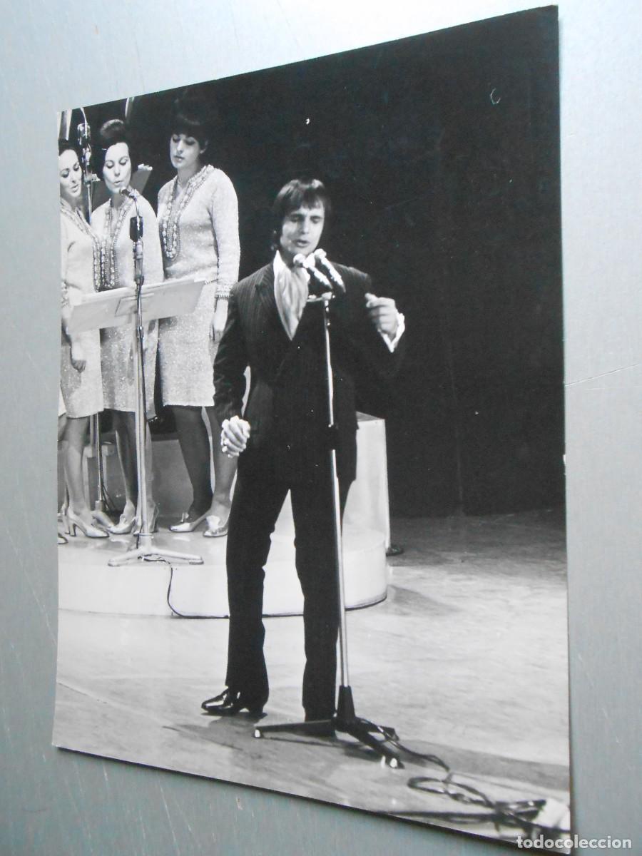 Fotos de cantantes: FOTO de - ROBERTO CARLOS (Brasile&ntilde;o) - de 18 x 24 cms.