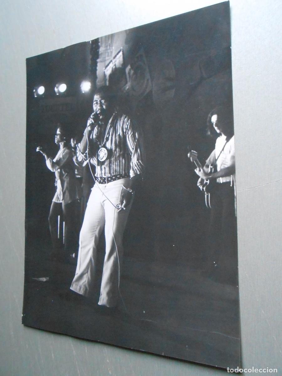 Fotos de cantantes: FOTO de - LUC BARRETO (Venezolano) - de 18 x 24 cms.