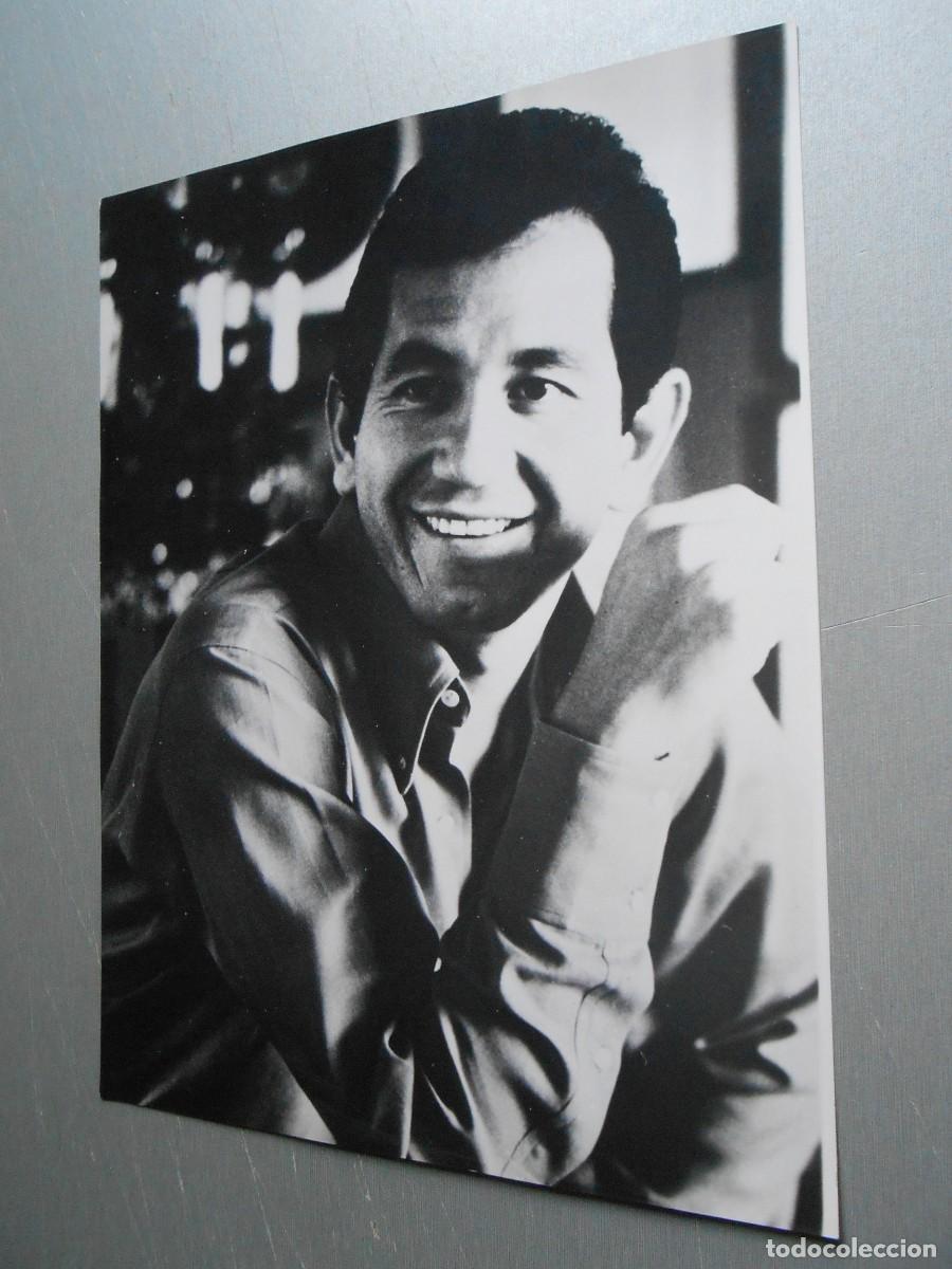 Fotos de cantantes: FOTO de - TRINI LOPEZ (USA) - de 18 x 24 cms.