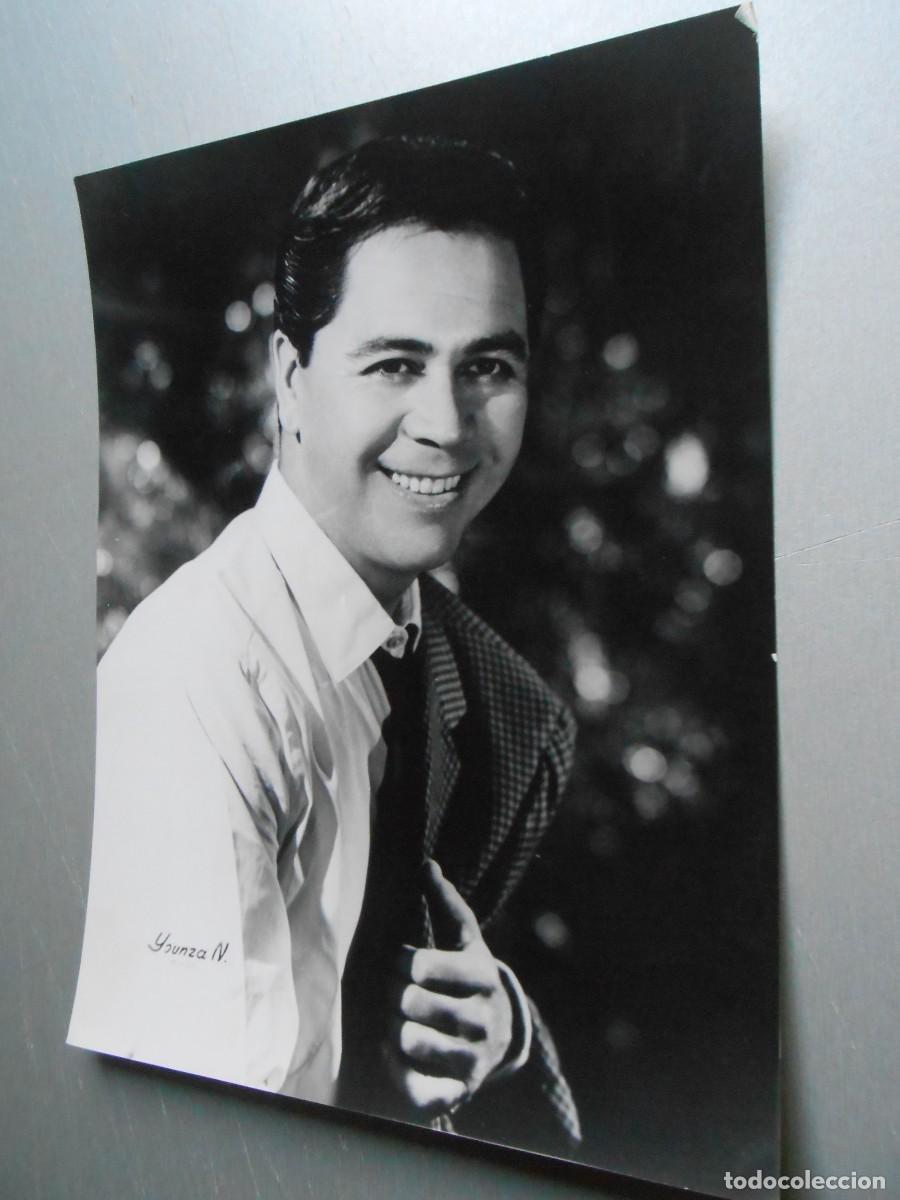 Fotos de cantantes: FOTO de - LUCHO GATICA (Chileno) - de 18 x 24 cms.