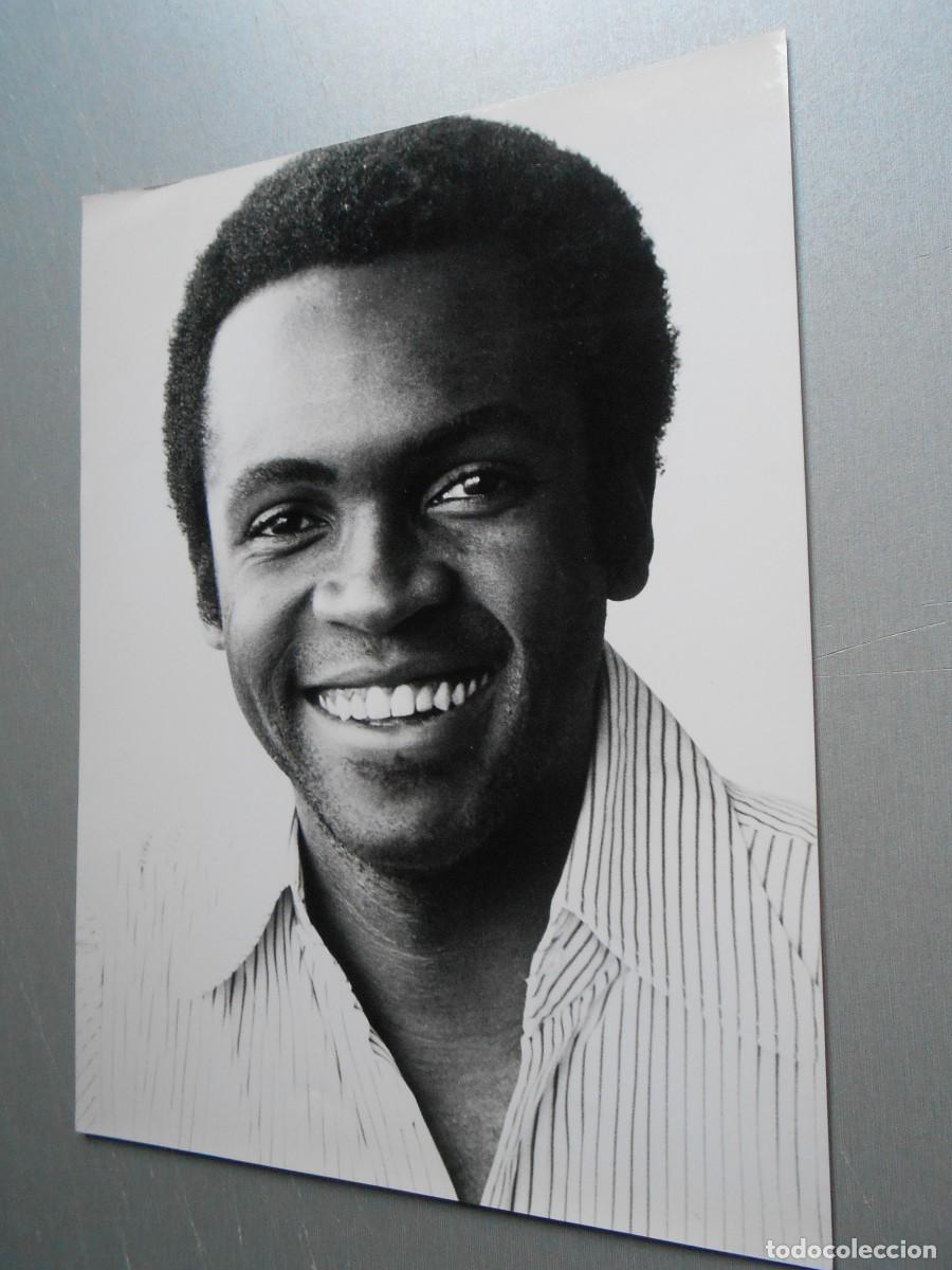 Fotos de cantantes: FOTO de - BASILIO (Panam&aacute;) - de 18 x 24 cms.