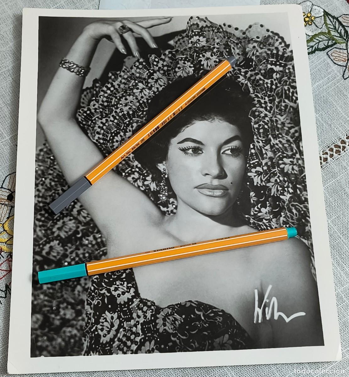 Fotos de cantantes: FOTOGRAF&Iacute;A DE UNA ARTISTA