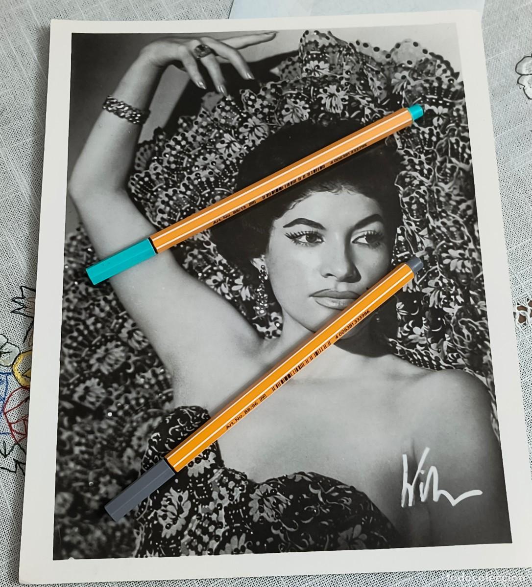 Fotos de cantantes: FOTOGRAF&Iacute;A DE UNA ARTISTA