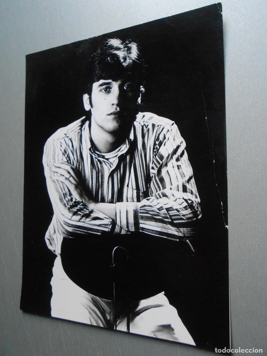 Fotos de cantantes: FOTO de - MIRO (Gallego) - de 18 x 24 cms.