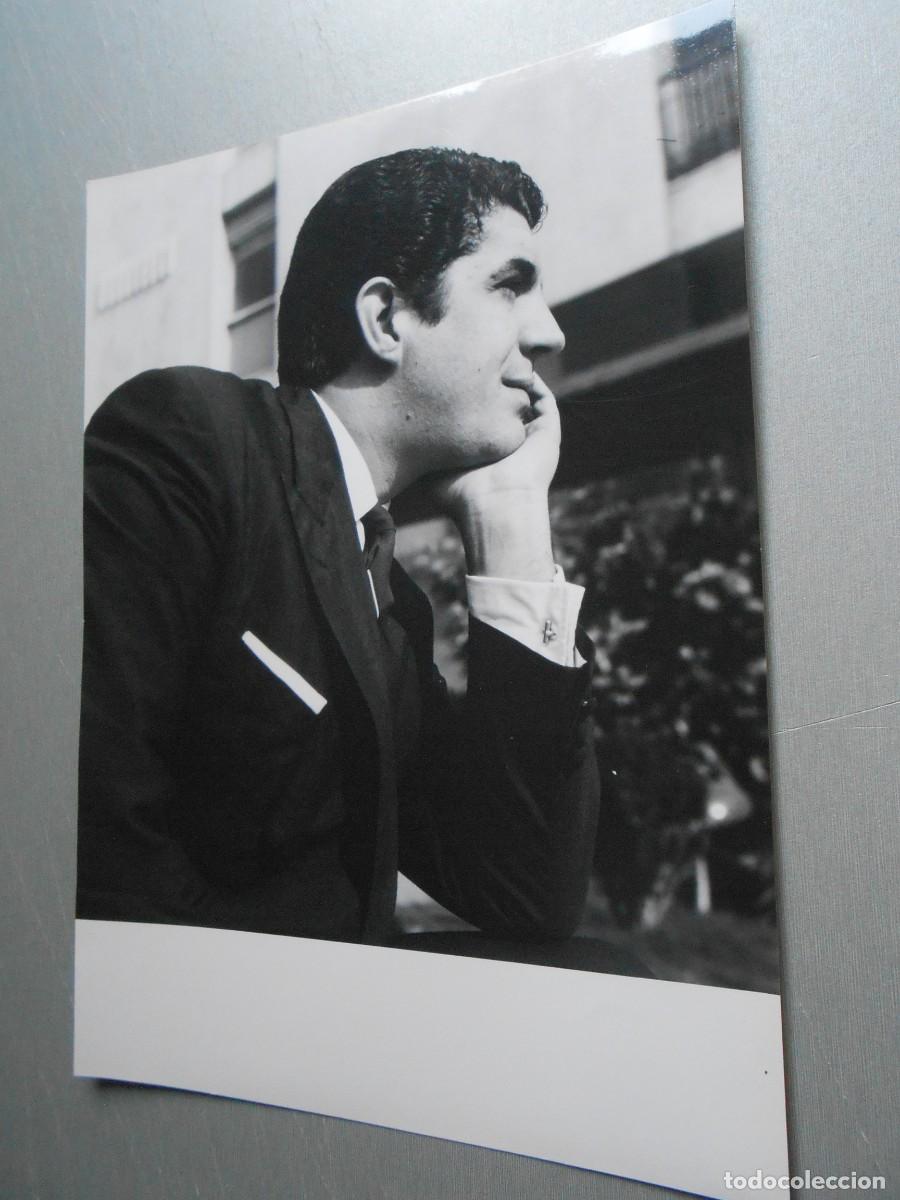 Fotos de cantantes: FOTO de - ANTONIO LATORRE - de 18 x 24 cms.