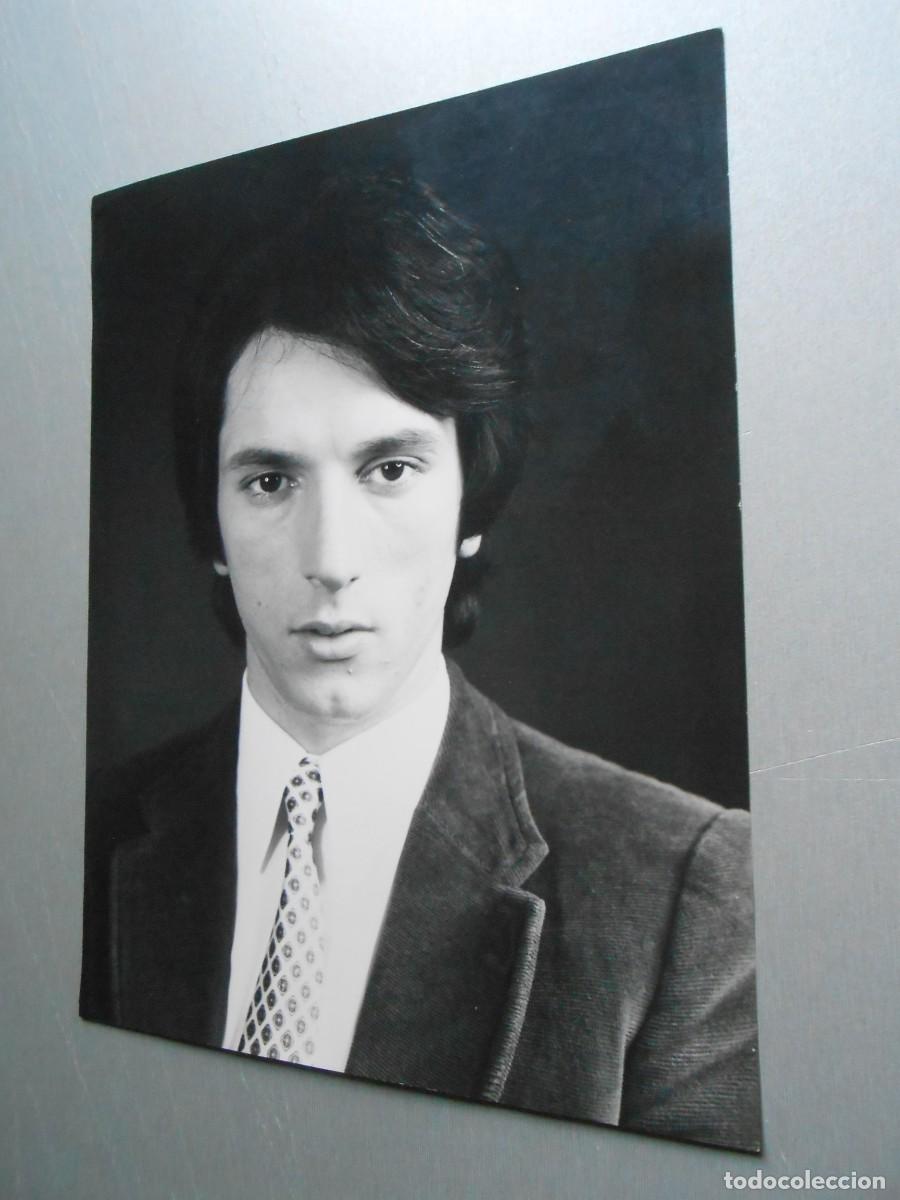 Fotos de cantantes: FOTO de - ABEL - de 18 x 24 cms.